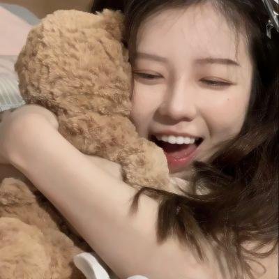 我们在黑夜中相拥